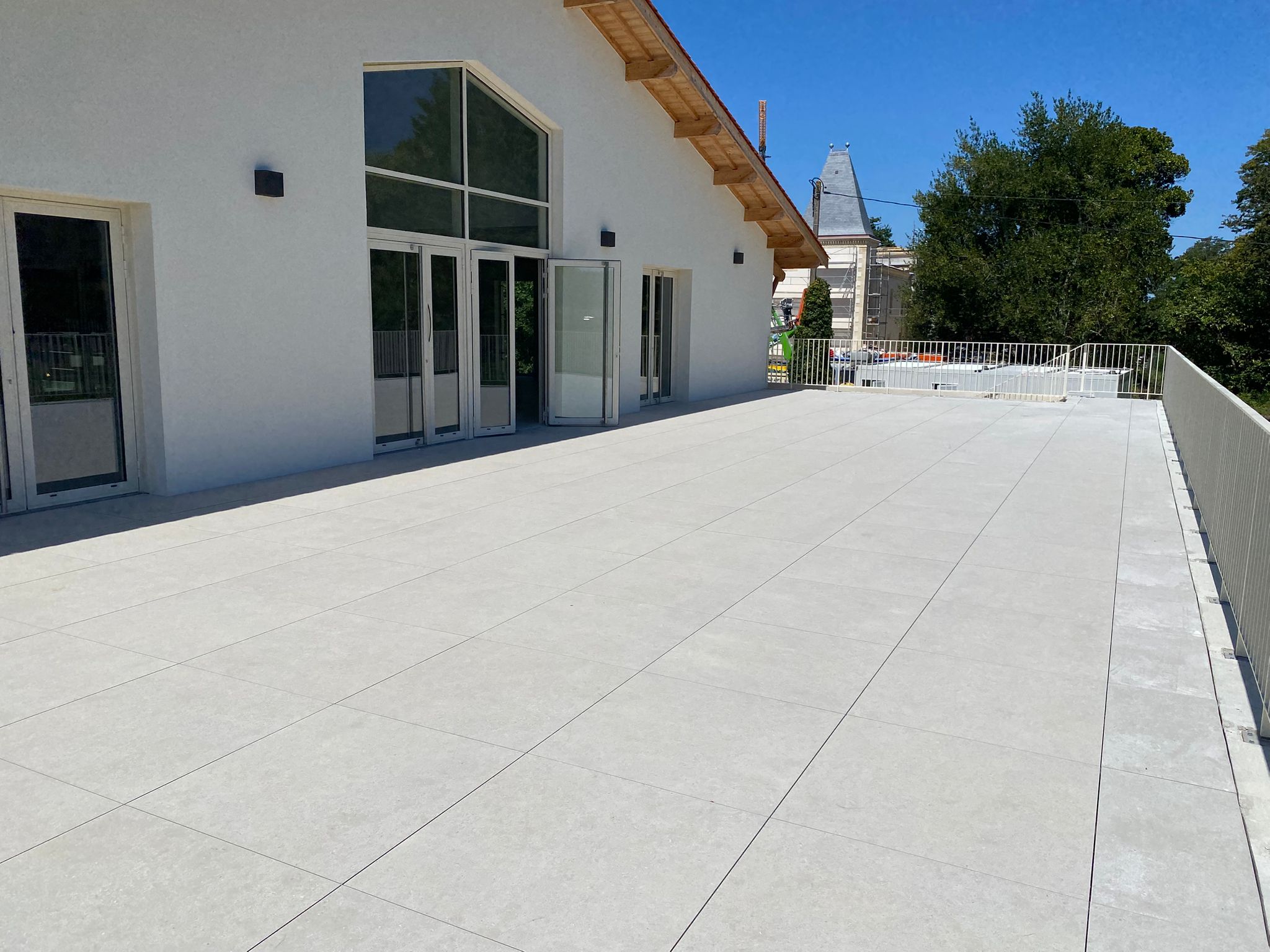 Terrasse dalle céramique, Château Escot Pauillac